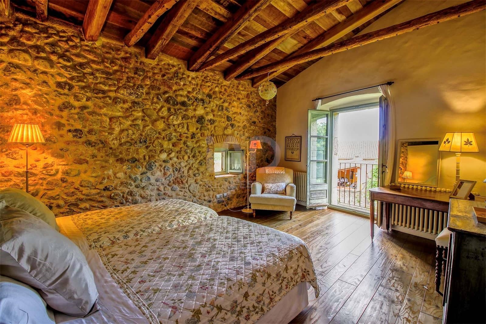 9 soveværelse Finca/Landehus til salg i Girona by med swimmingpool garage - € 1.900.000 (Ref: 9989242)