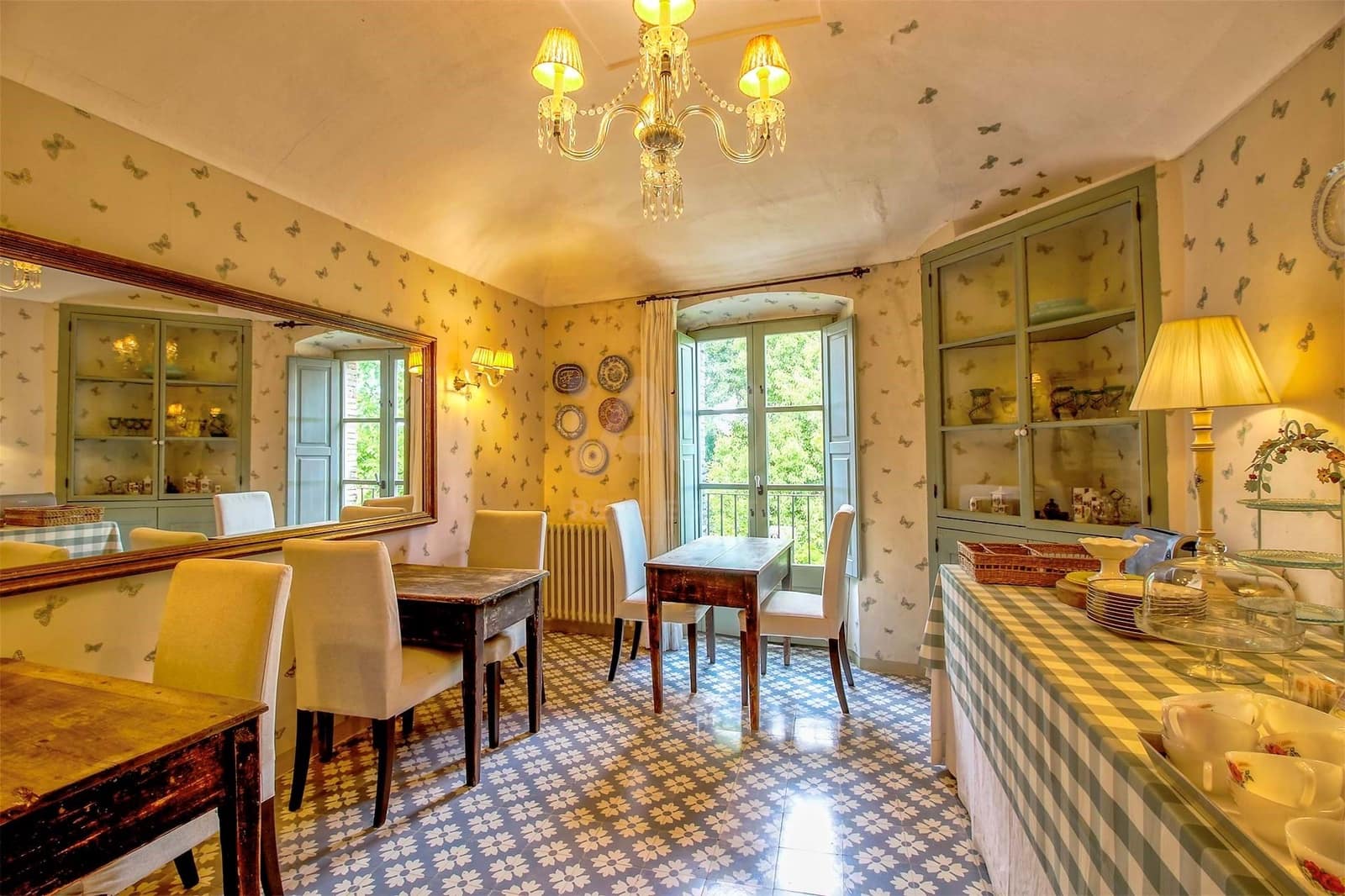 9 soveværelse Finca/Landehus til salg i Girona by med swimmingpool garage - € 1.900.000 (Ref: 9989242)