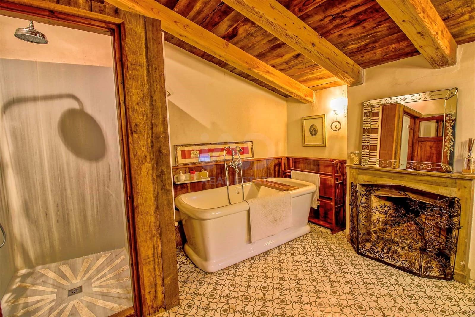 9 soveværelse Finca/Landehus til salg i Girona by med swimmingpool garage - € 1.900.000 (Ref: 9989242)
