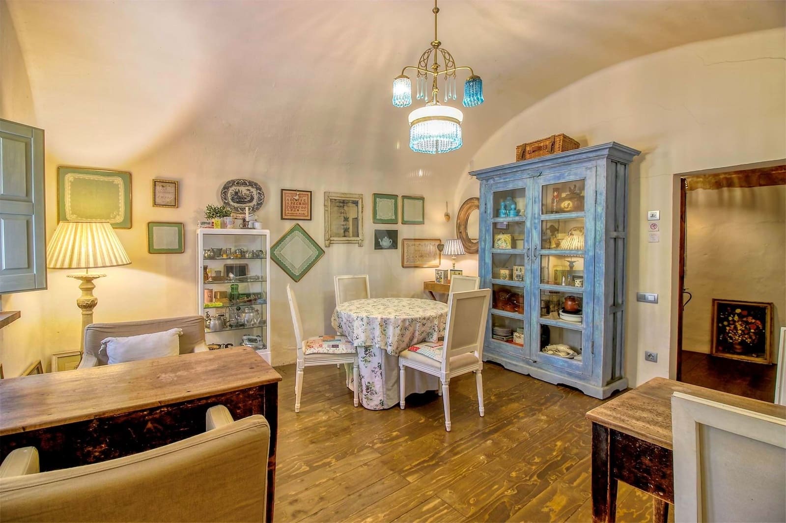 9 soveværelse Finca/Landehus til salg i Girona by med swimmingpool garage - € 1.900.000 (Ref: 9989242)