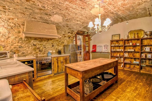 9 soverom Finca/Herregård til salgs i Orfes, Vilademuls med svømmebasseng garasje - € 1 600 000 (Ref: 9989242)
