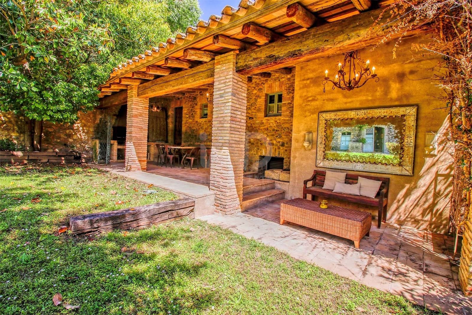 9 soveværelse Finca/Landehus til salg i Girona by med swimmingpool garage - € 1.900.000 (Ref: 9989242)