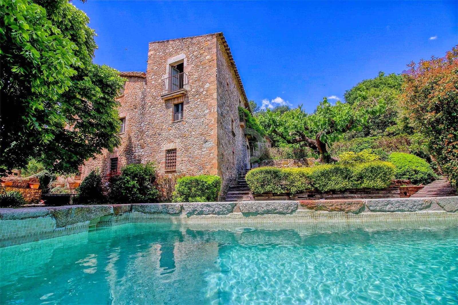 9 soveværelse Finca/Landehus til salg i Girona by med swimmingpool garage - € 1.900.000 (Ref: 9989242)