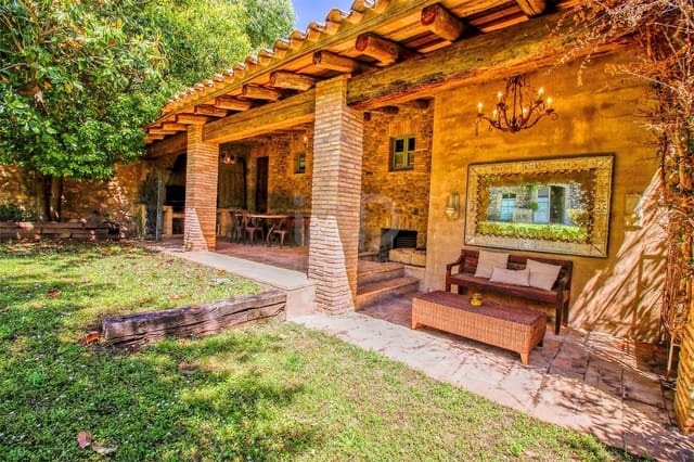 9 Zimmer Finca/Landgut zu verkaufen in Girona Stadt mit Pool Garage - 1.900.000 € (Ref: 9989242)