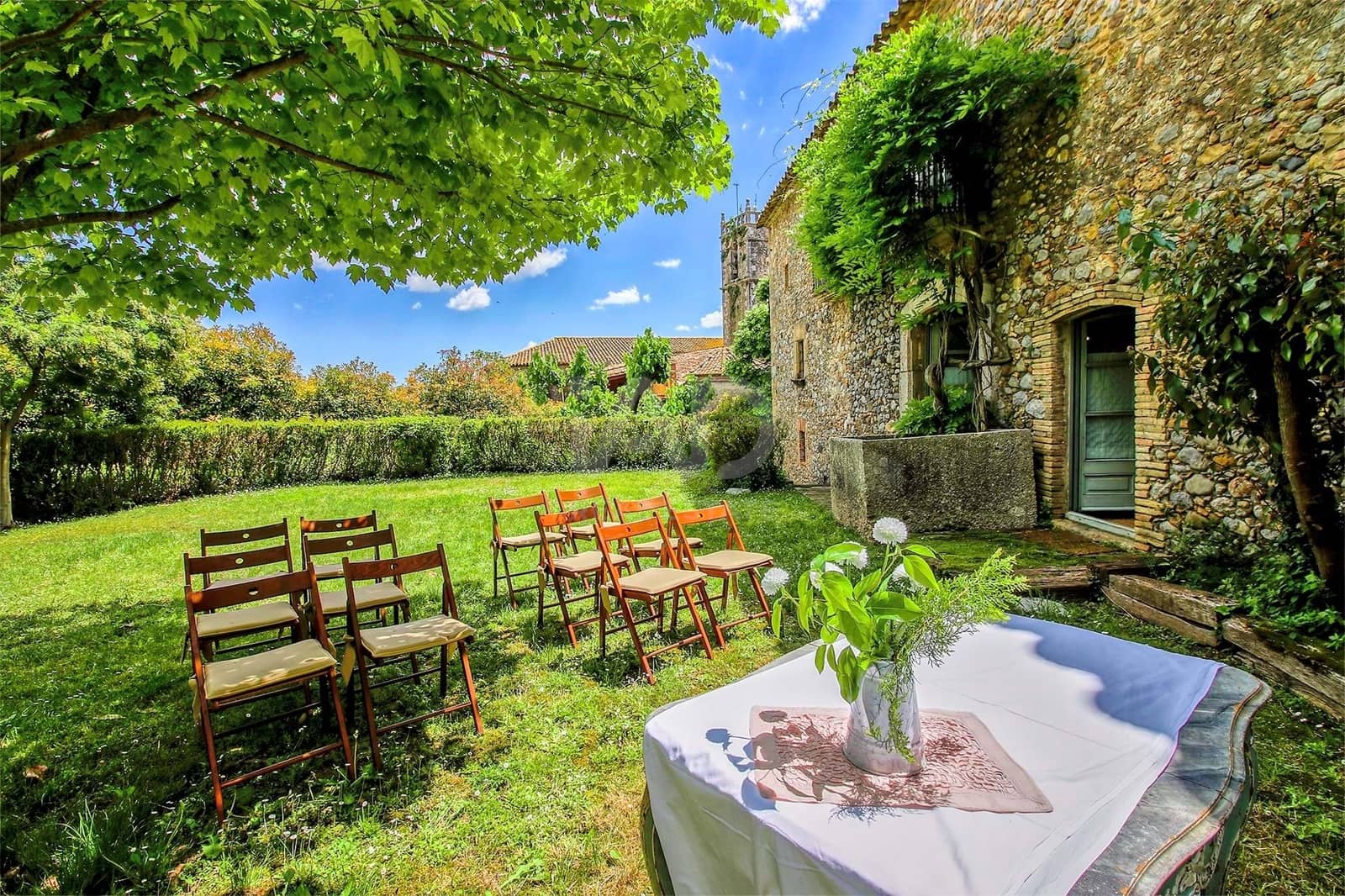 9 soveværelse Finca/Landehus til salg i Girona by med swimmingpool garage - € 1.900.000 (Ref: 9989242)