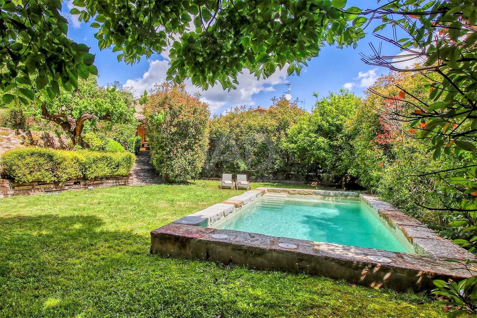 9 soveværelse Finca/Landehus til salg i Girona by med swimmingpool garage - € 1.900.000 (Ref: 9989242)