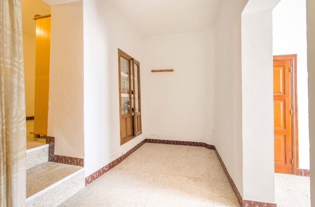 3 soveværelse Byhus til salg i Huelva by - € 52.000 (Ref: 9989244)