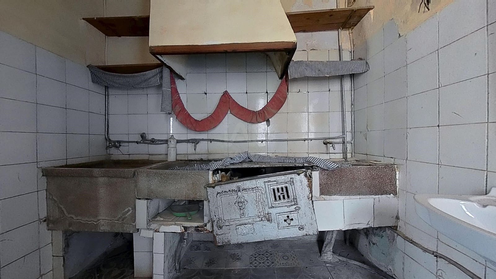 5 sypialnia Dom na sprzedaż w Eslida - 79 000 € (Ref: 9989247)