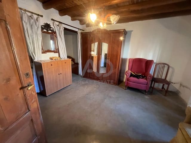 3 slaapkamer Huis te koop in Salamanca stad - € 35.000 (Ref: 9989251)