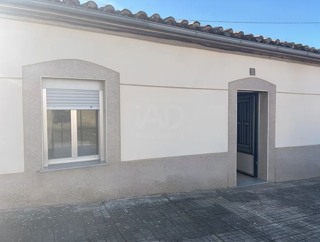 3 slaapkamer Huis te koop in Salamanca stad - € 35.000 (Ref: 9989251)