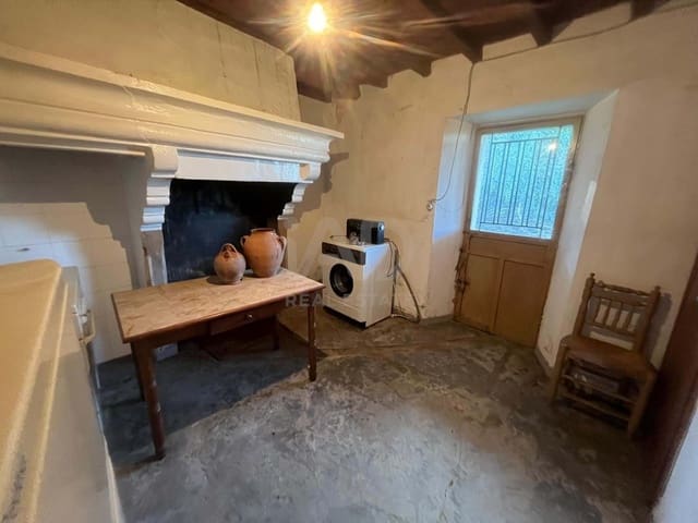 3 slaapkamer Huis te koop in Salamanca stad - € 35.000 (Ref: 9989251)