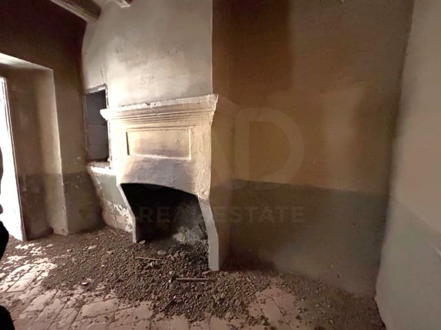 Huis te koop in Falset - € 59.000 (Ref: 9989253)