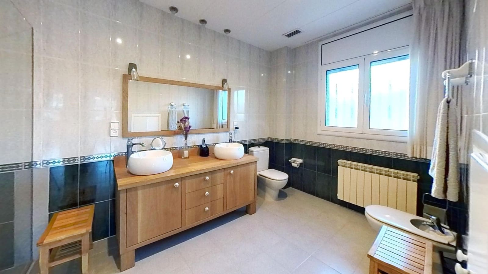 Chalet de 7 habitaciones en Calafell en venta con garaje - 775.000 € (Ref: 9989254)