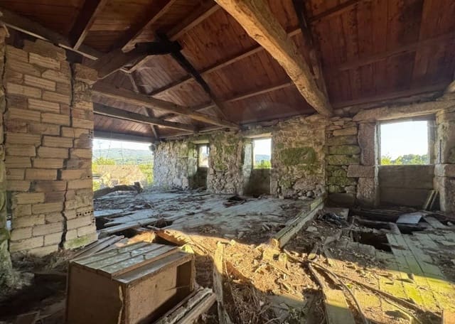Finca/Herregård til salgs i Pontevedra by - € 37 000 (Ref: 9989255)