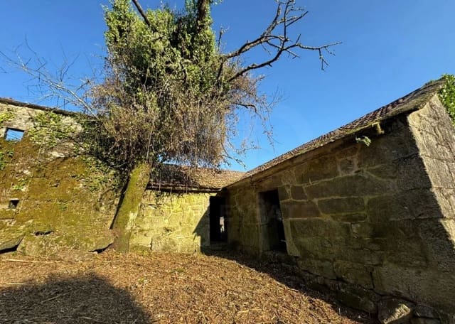 Finca/Herregård til salgs i Pontevedra by - € 37 000 (Ref: 9989255)