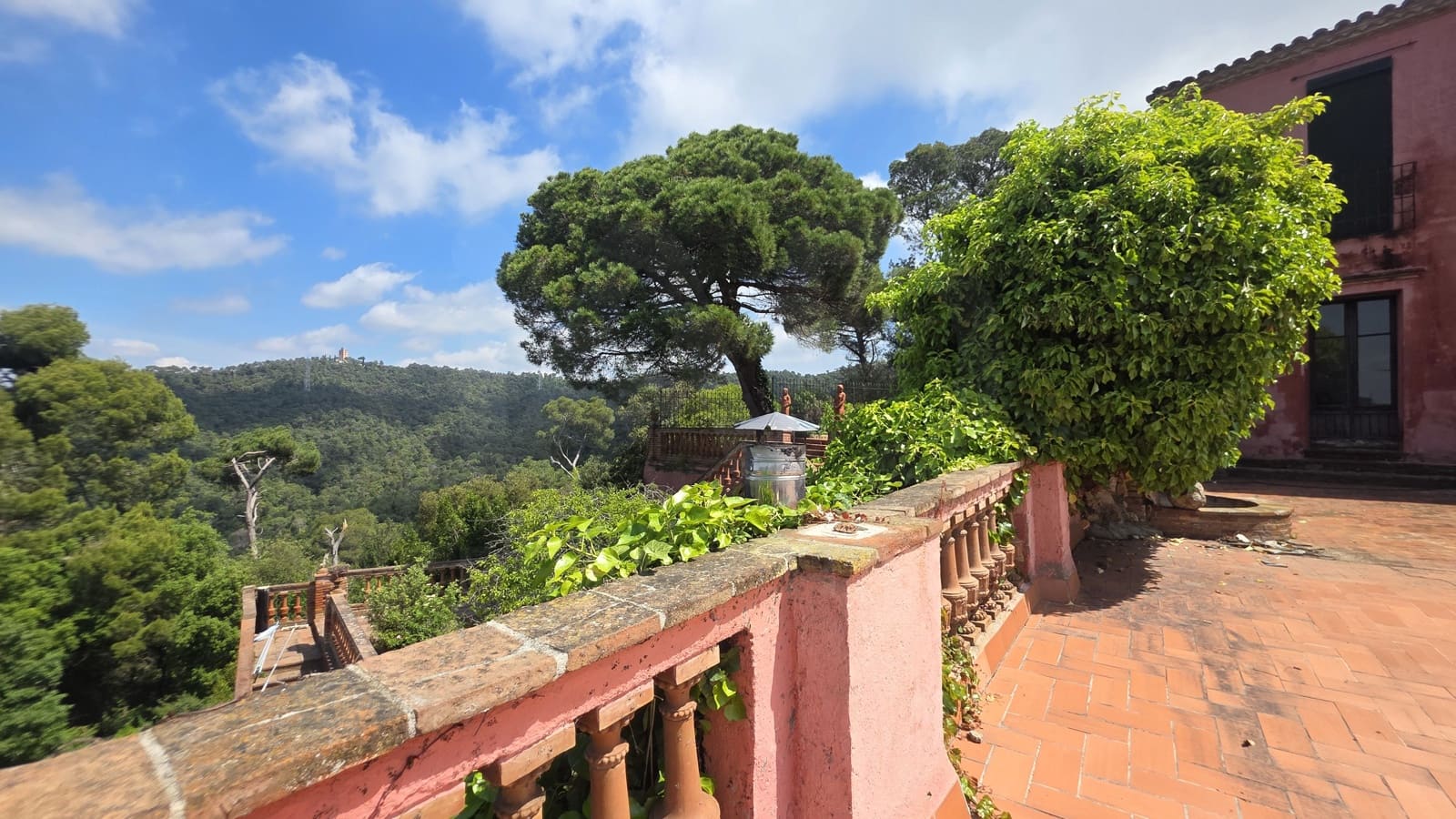 8 bedroom Finca/Country House for sale in Barcelona city with pool garage - € 3,500,000 (Ref: 9989263)