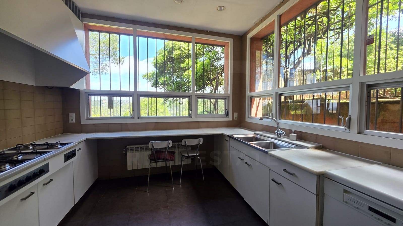 8 bedroom Finca/Country House for sale in Barcelona city with pool garage - € 3,500,000 (Ref: 9989263)