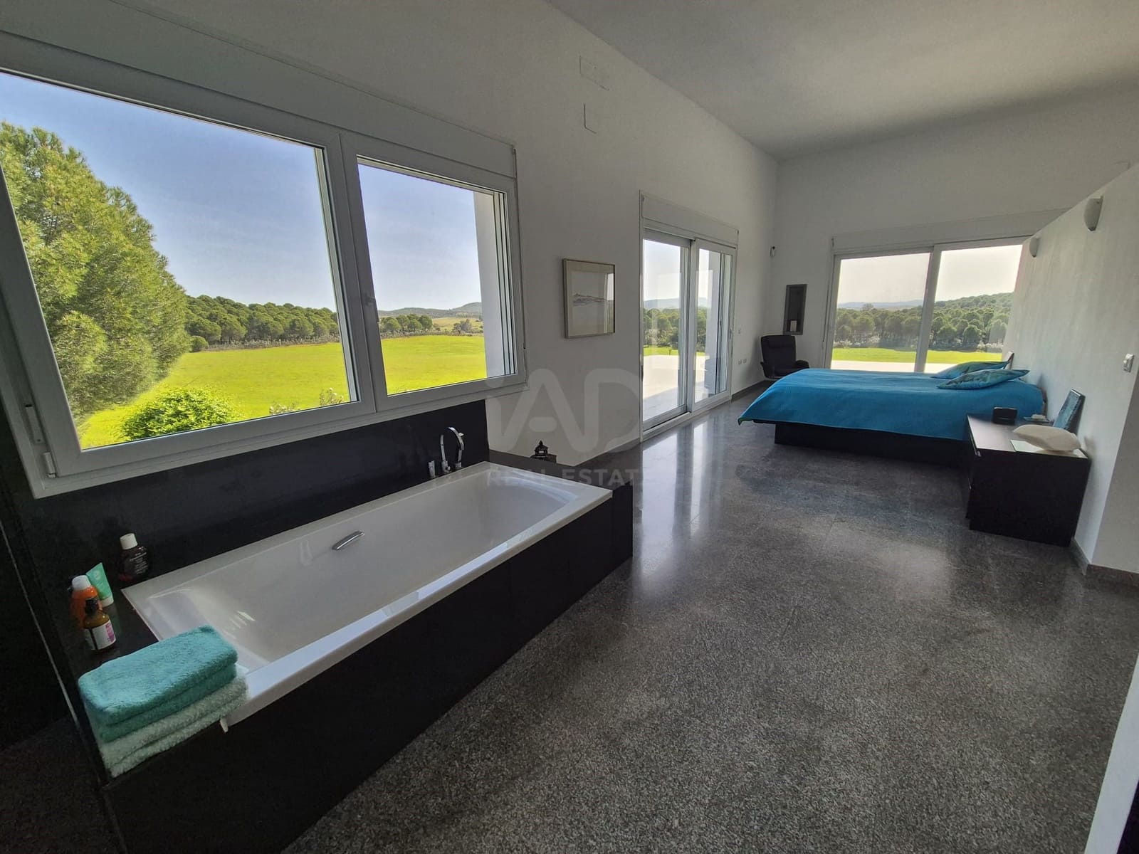 3 Zimmer Finca/Landgut zu verkaufen in Badajoz Stadt mit Pool Garage - 790.000 € (Ref: 9989264)