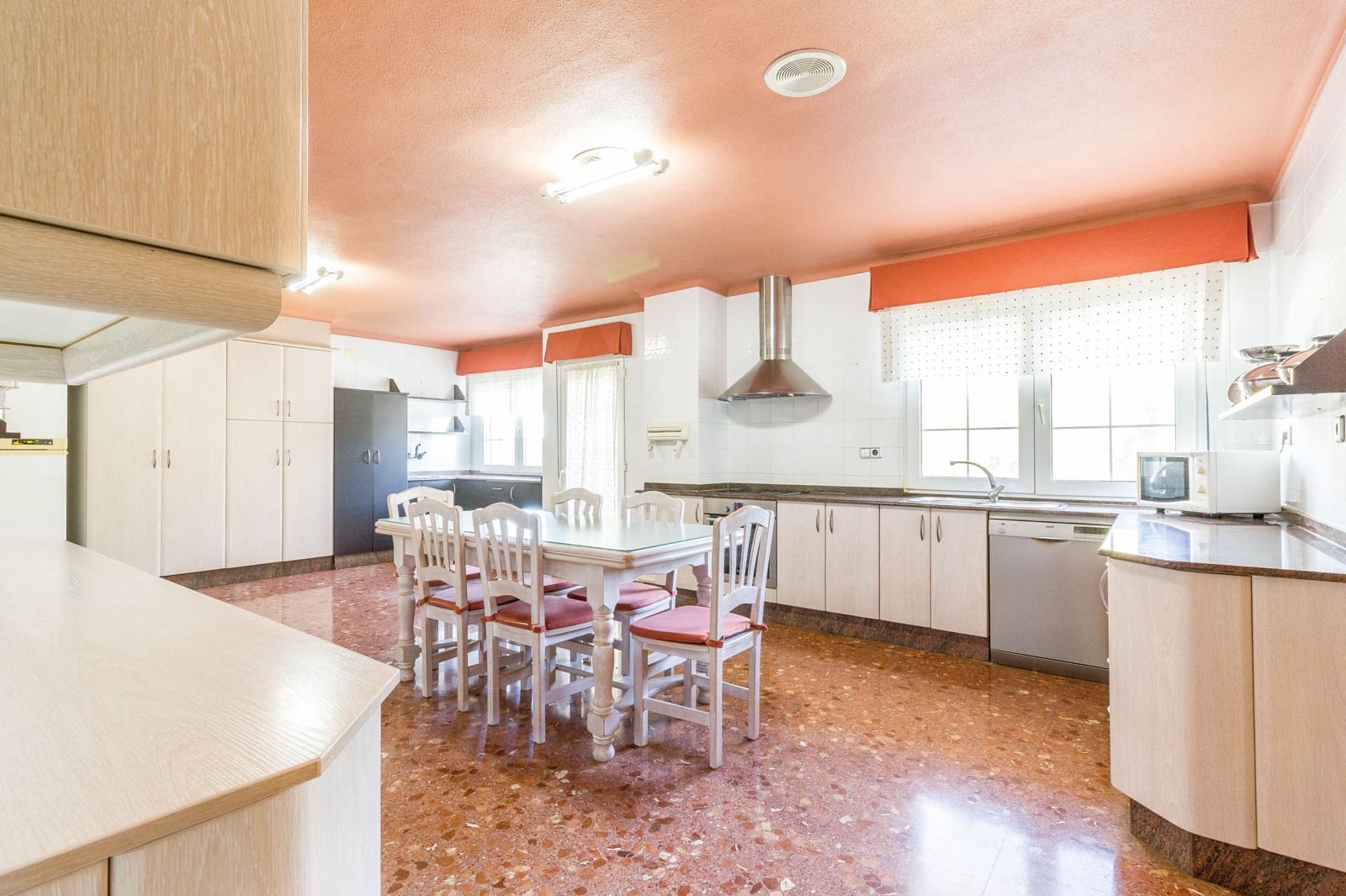 7 soverom Finca/Herregård til salgs i Yecla med svømmebasseng garasje - € 549 000 (Ref: 9989268)