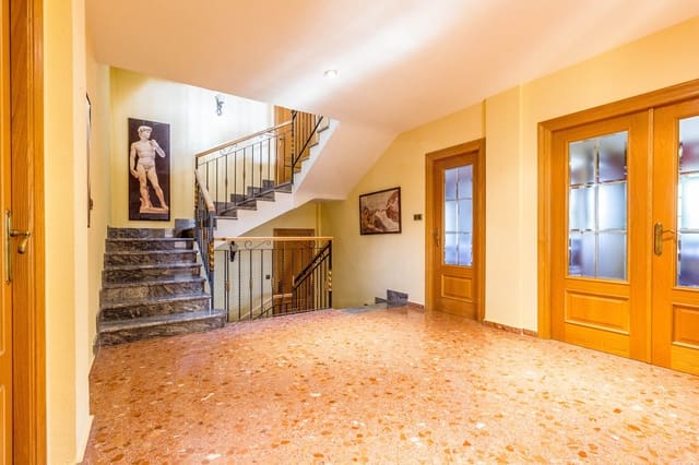 7 soverom Finca/Herregård til salgs i Yecla med svømmebasseng garasje - € 549 000 (Ref: 9989268)