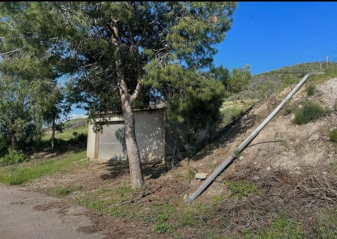 Mark till salu i La Campana - 110 000 € (Ref: 9989269)