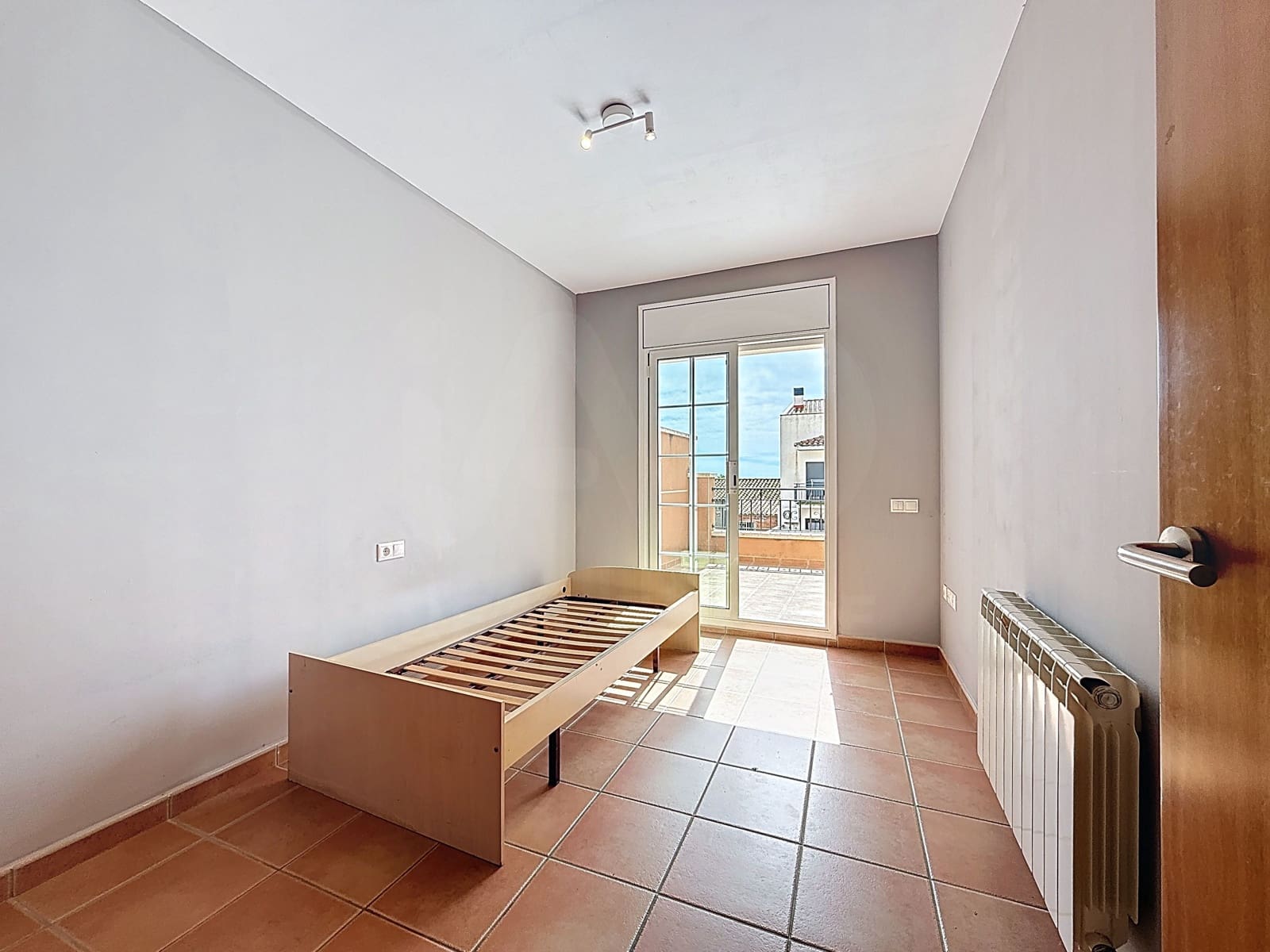 4 bedroom Terraced Villa for sale in Tarragona city - € 265,000 (Ref: 9989779)