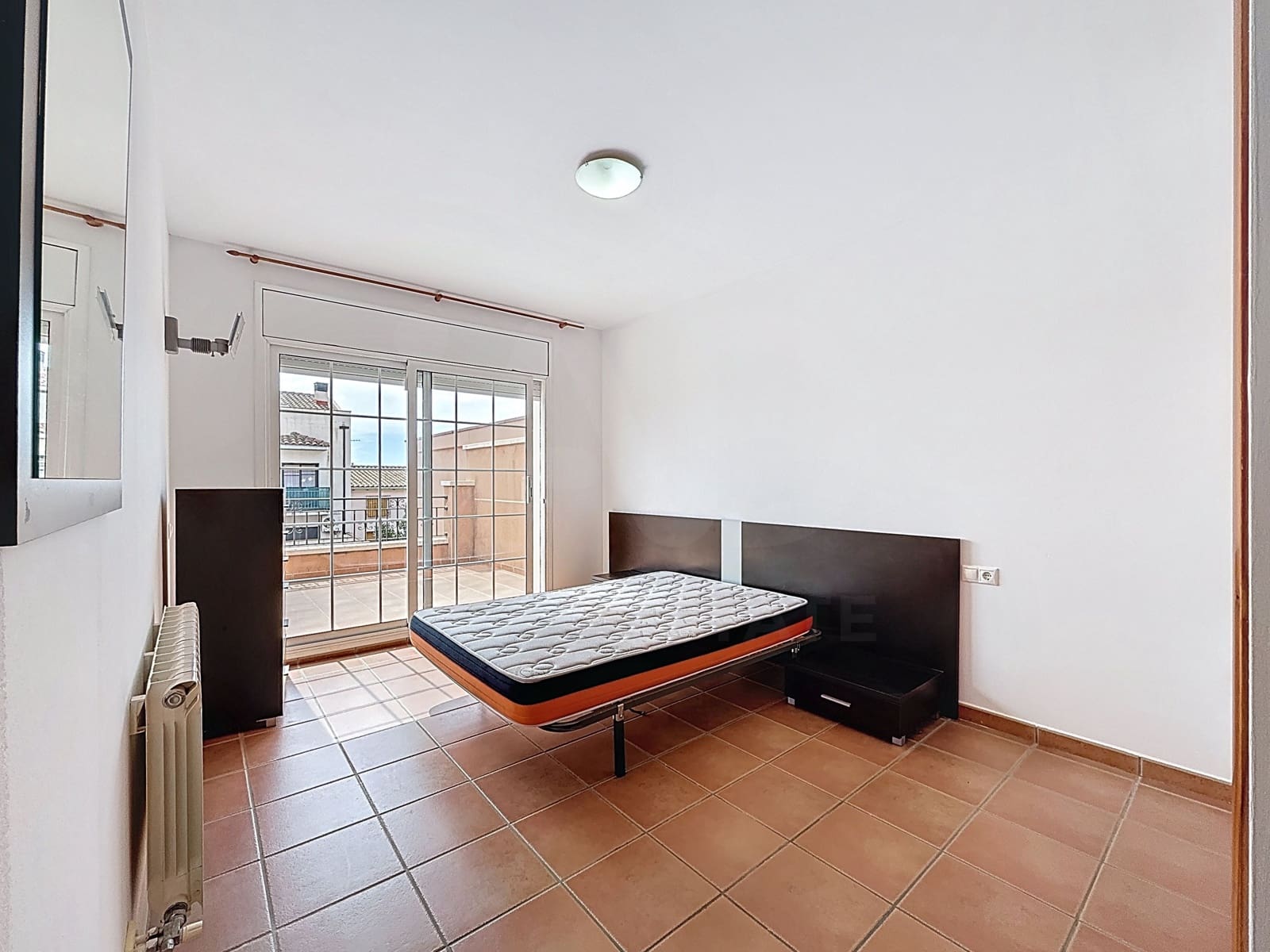 4 bedroom Terraced Villa for sale in Tarragona city - € 265,000 (Ref: 9989779)