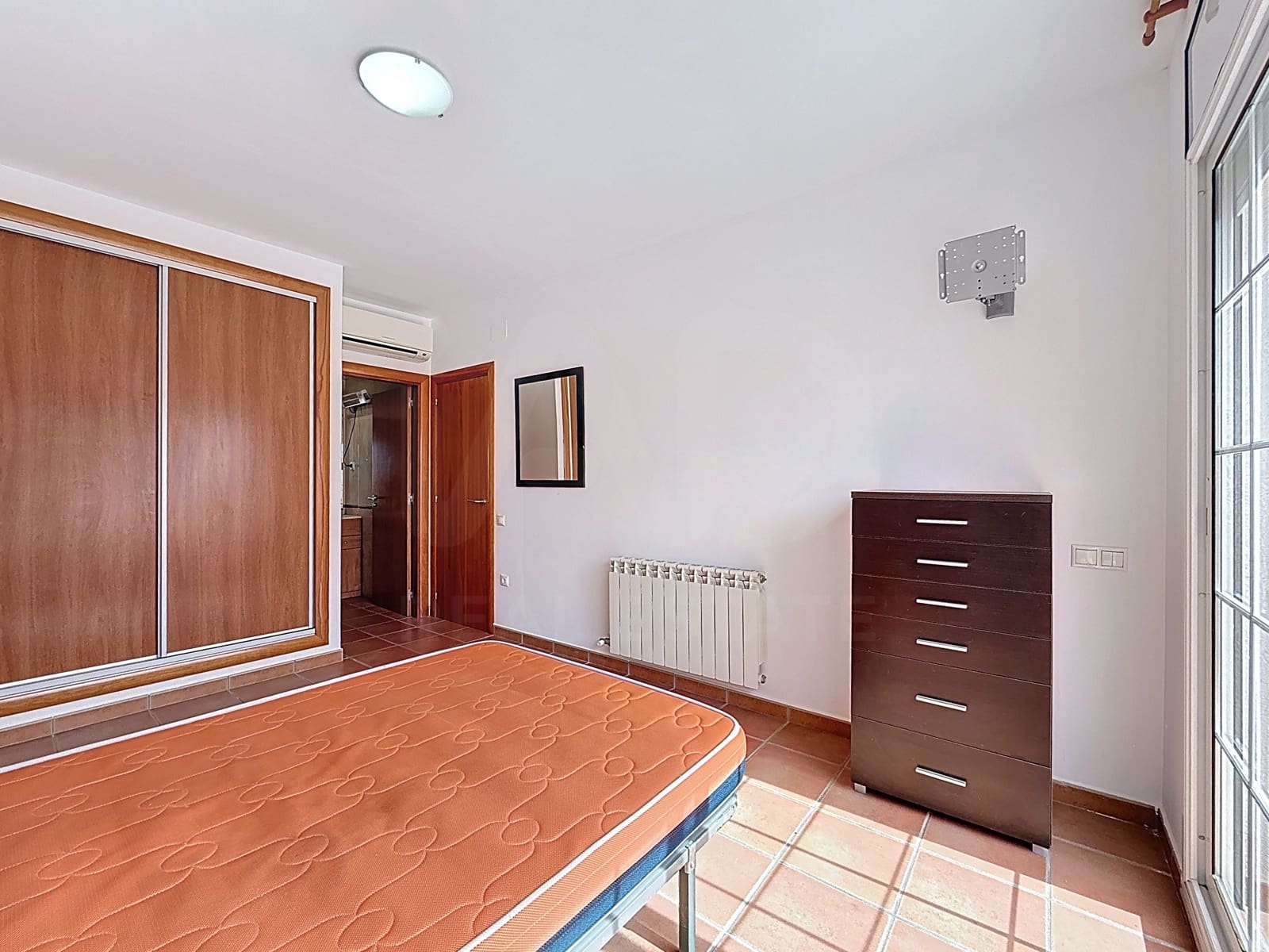 4 bedroom Terraced Villa for sale in Tarragona city - € 265,000 (Ref: 9989779)
