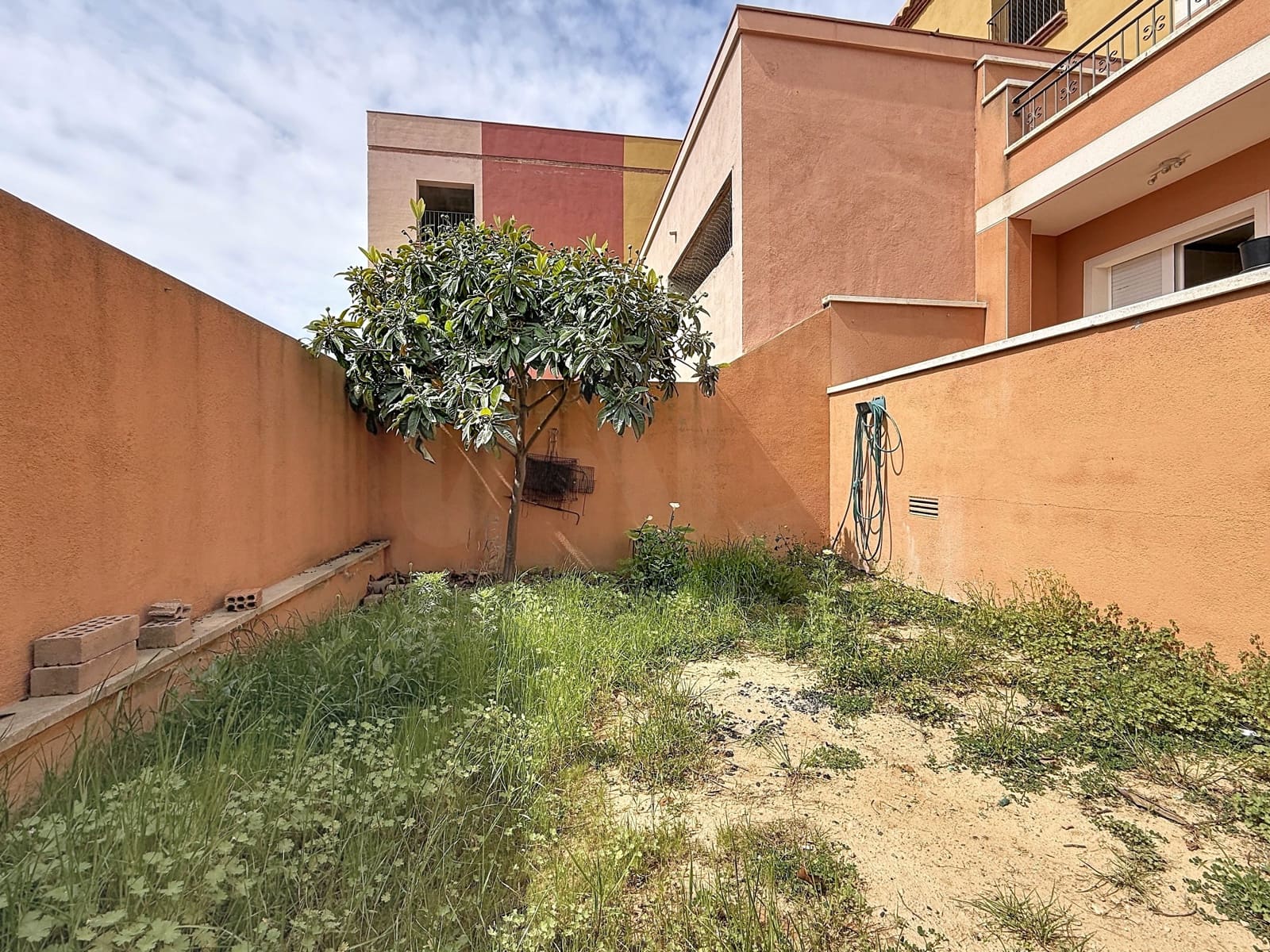 4 bedroom Terraced Villa for sale in Tarragona city - € 265,000 (Ref: 9989779)
