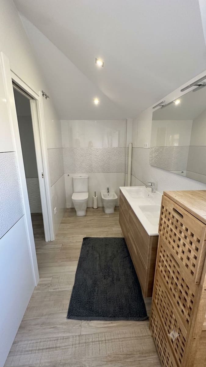 5 slaapkamer Huis te koop in Leon stad met garage - € 510.000 (Ref: 9989781)