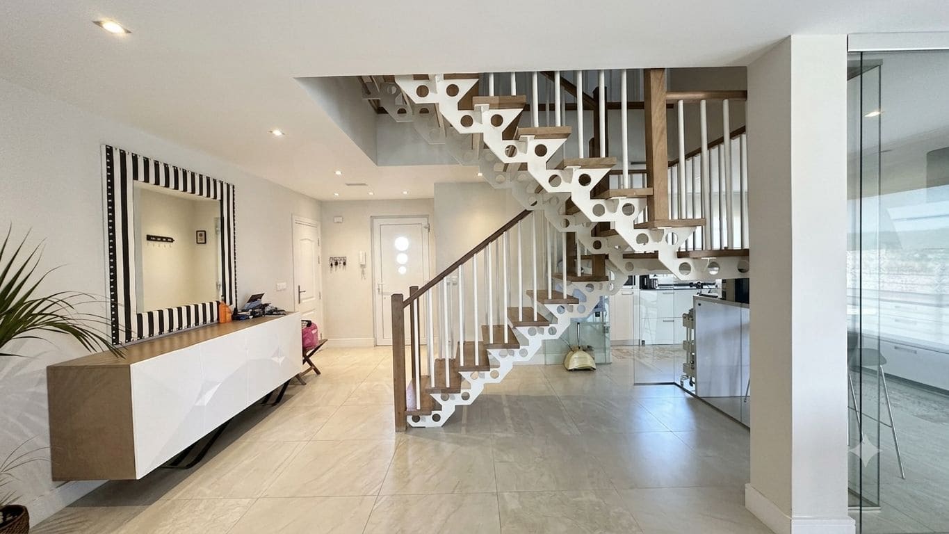 5 slaapkamer Huis te koop in Leon stad met garage - € 510.000 (Ref: 9989781)