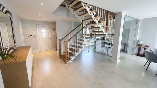 5 Zimmer Haus zu verkaufen in León Stadt mit Garage - 510.000 € (Ref: 9989781)