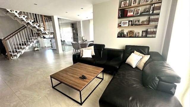 5 Zimmer Haus zu verkaufen in León Stadt mit Garage - 510.000 € (Ref: 9989781)