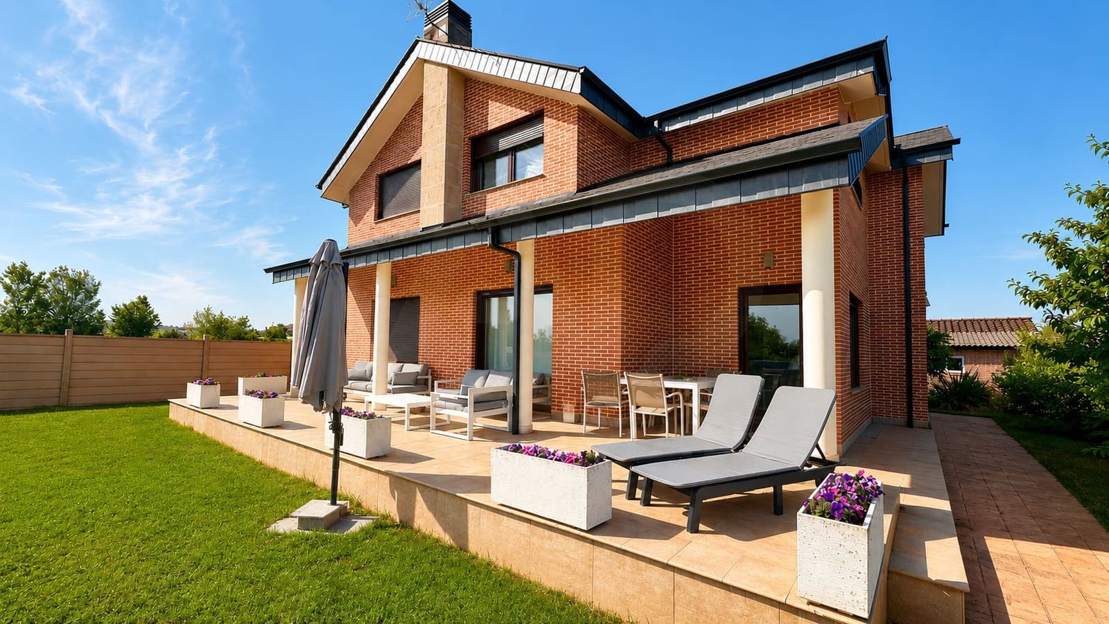 5 slaapkamer Huis te koop in Leon stad met garage - € 510.000 (Ref: 9989781)