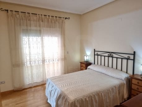 Apartamento de 4 habitaciones en Albatera en venta con piscina garaje - 135.000 € (Ref: 9989782)