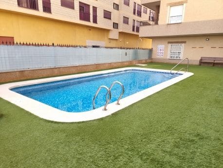Apartamento de 4 habitaciones en Albatera en venta con piscina garaje - 135.000 € (Ref: 9989782)