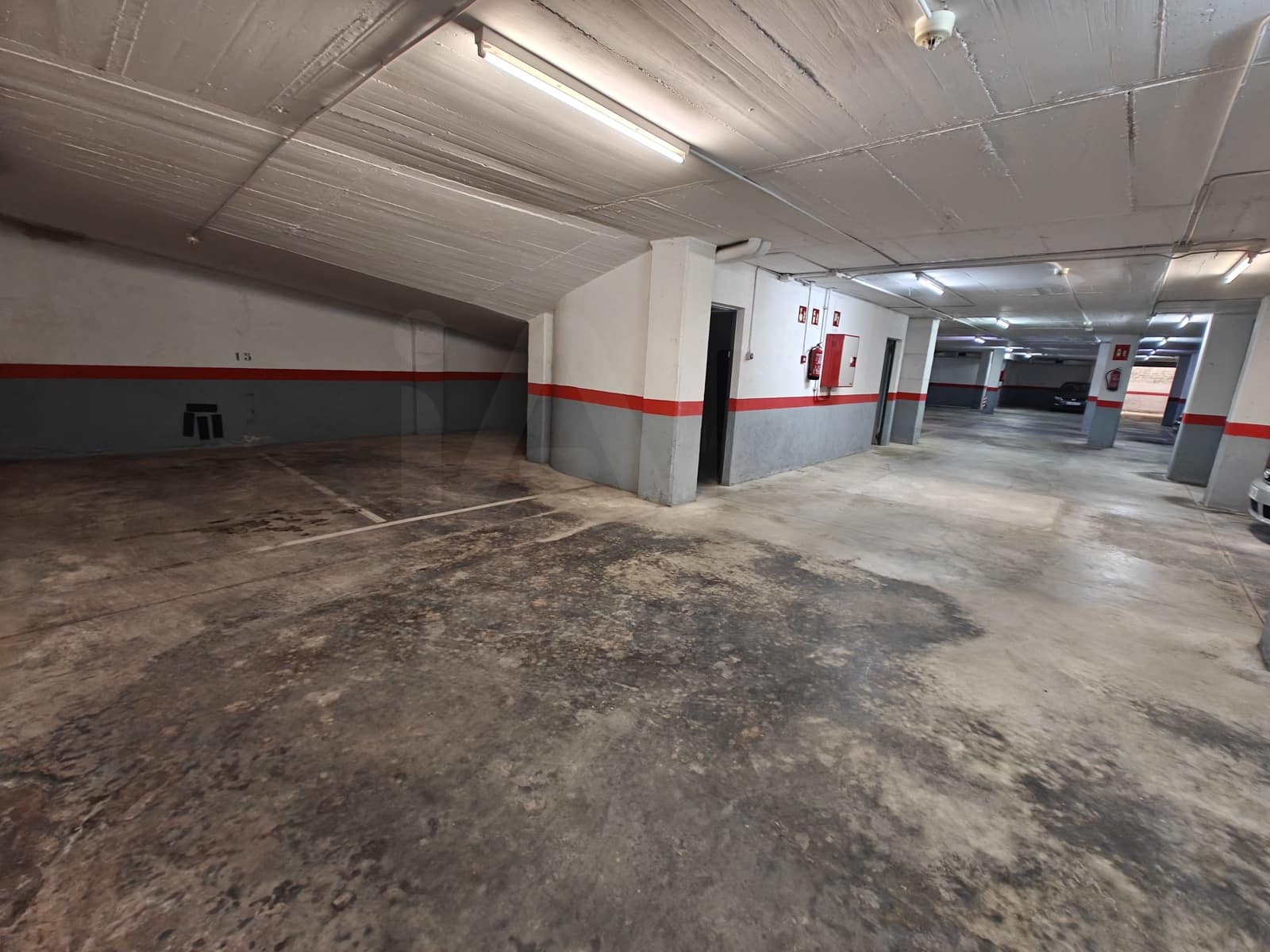 Garage til salg i Barcelona by - € 13.000 (Ref: 9989787)