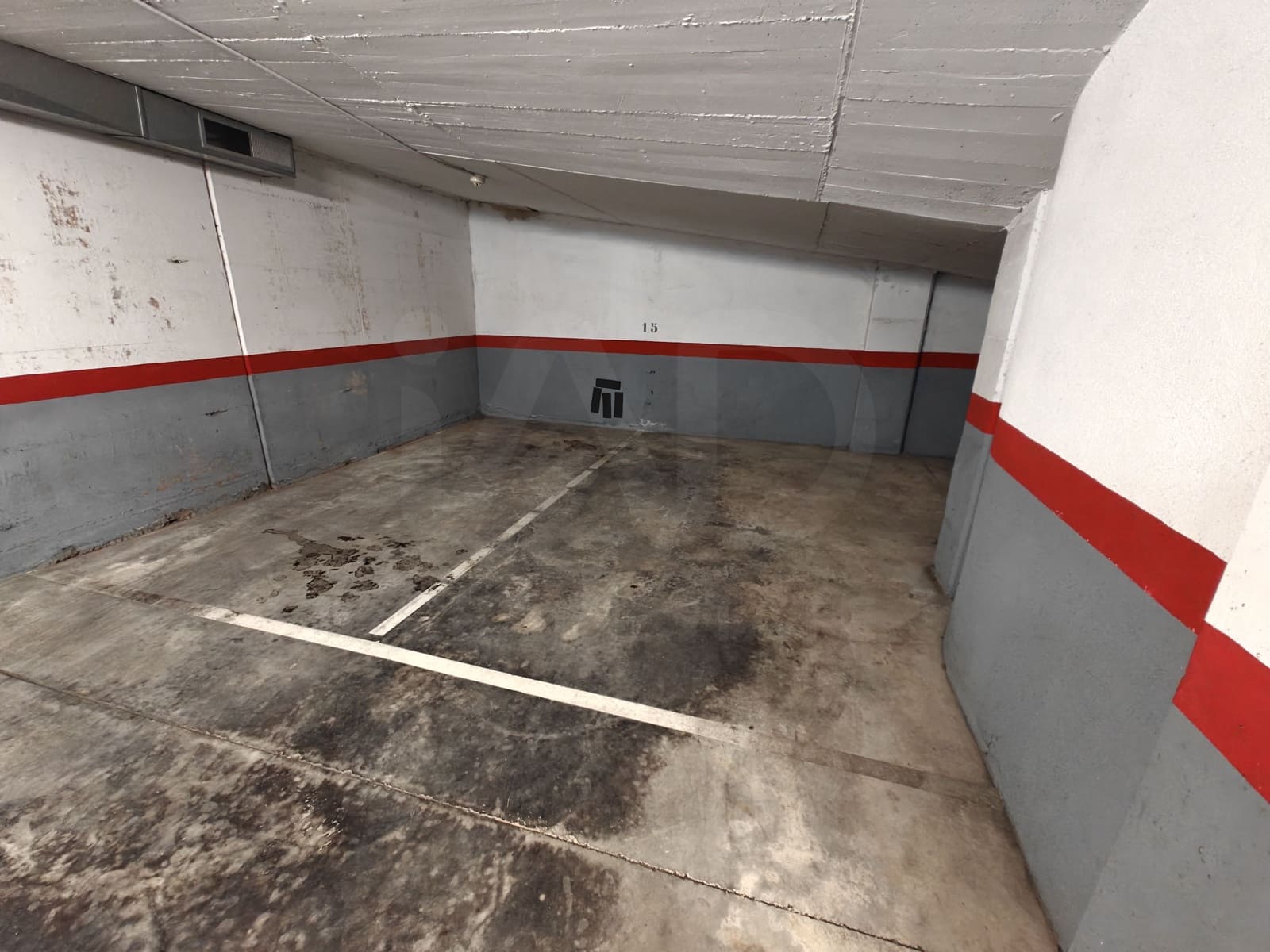 Garage til salg i Barcelona by - € 13.000 (Ref: 9989787)