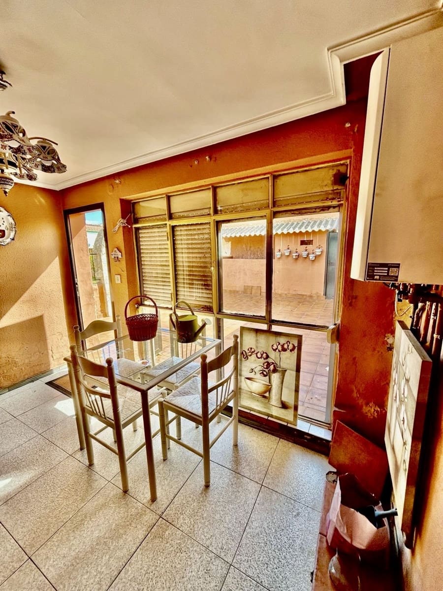 3 sypialnia Dom na sprzedaż w Miasto Leon - 99 000 € (Ref: 9989788)