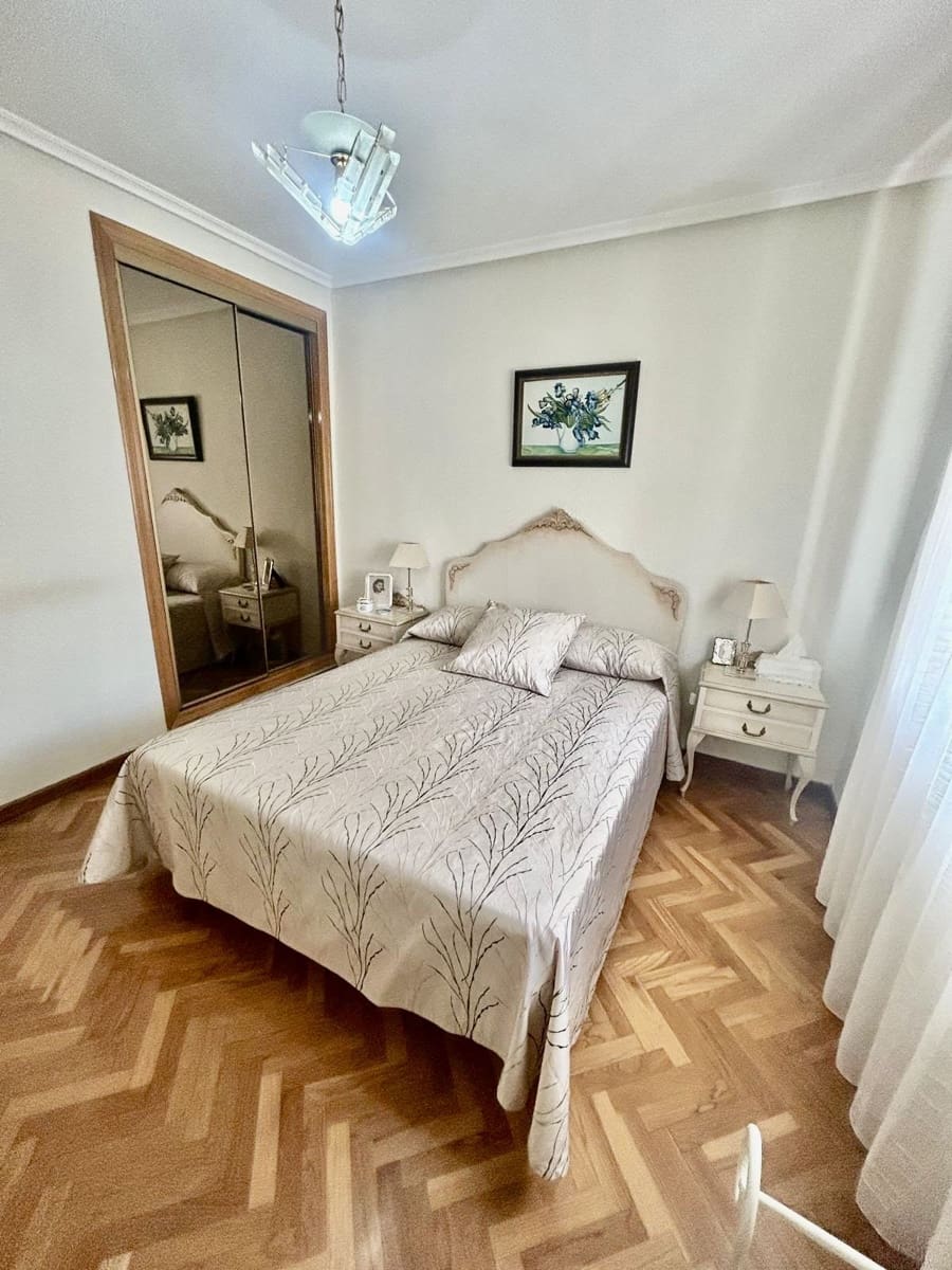 3 sypialnia Dom na sprzedaż w Miasto Leon - 99 000 € (Ref: 9989788)