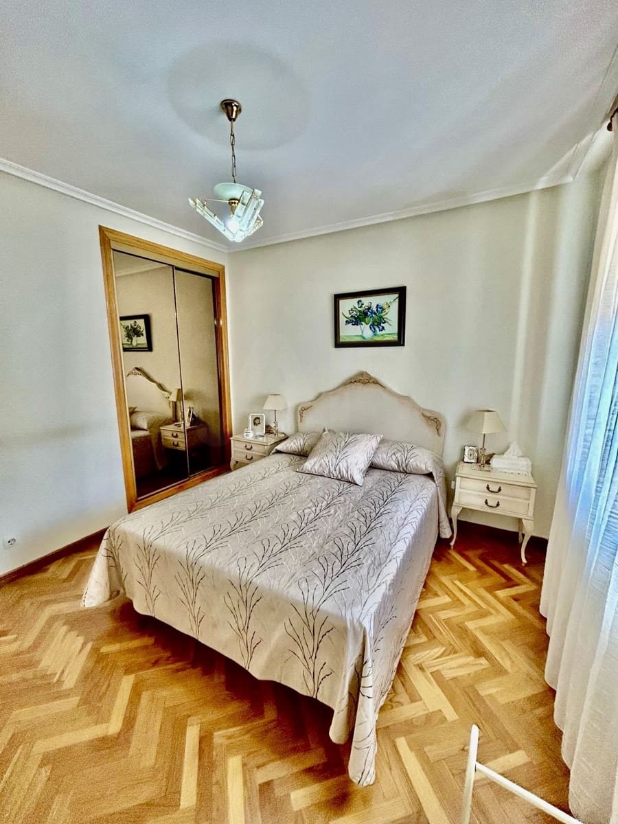 3 sypialnia Dom na sprzedaż w Miasto Leon - 99 000 € (Ref: 9989788)