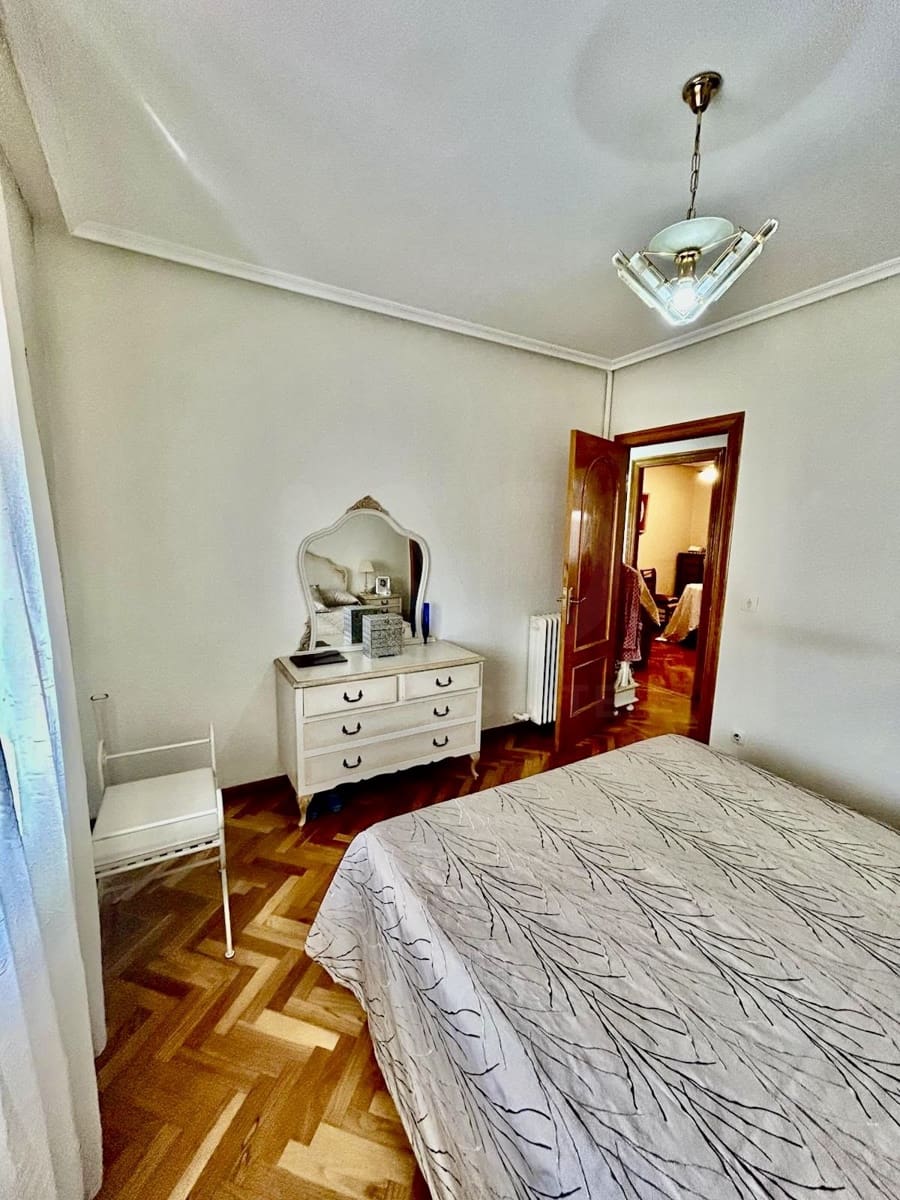 3 sypialnia Dom na sprzedaż w Miasto Leon - 99 000 € (Ref: 9989788)