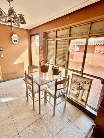 3 sypialnia Dom na sprzedaż w Miasto León - 99 000 € (Ref: 9989788)