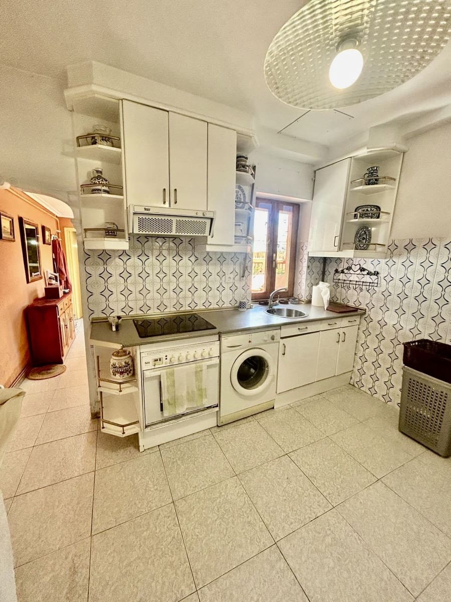 3 sypialnia Dom na sprzedaż w Miasto Leon - 99 000 € (Ref: 9989788)