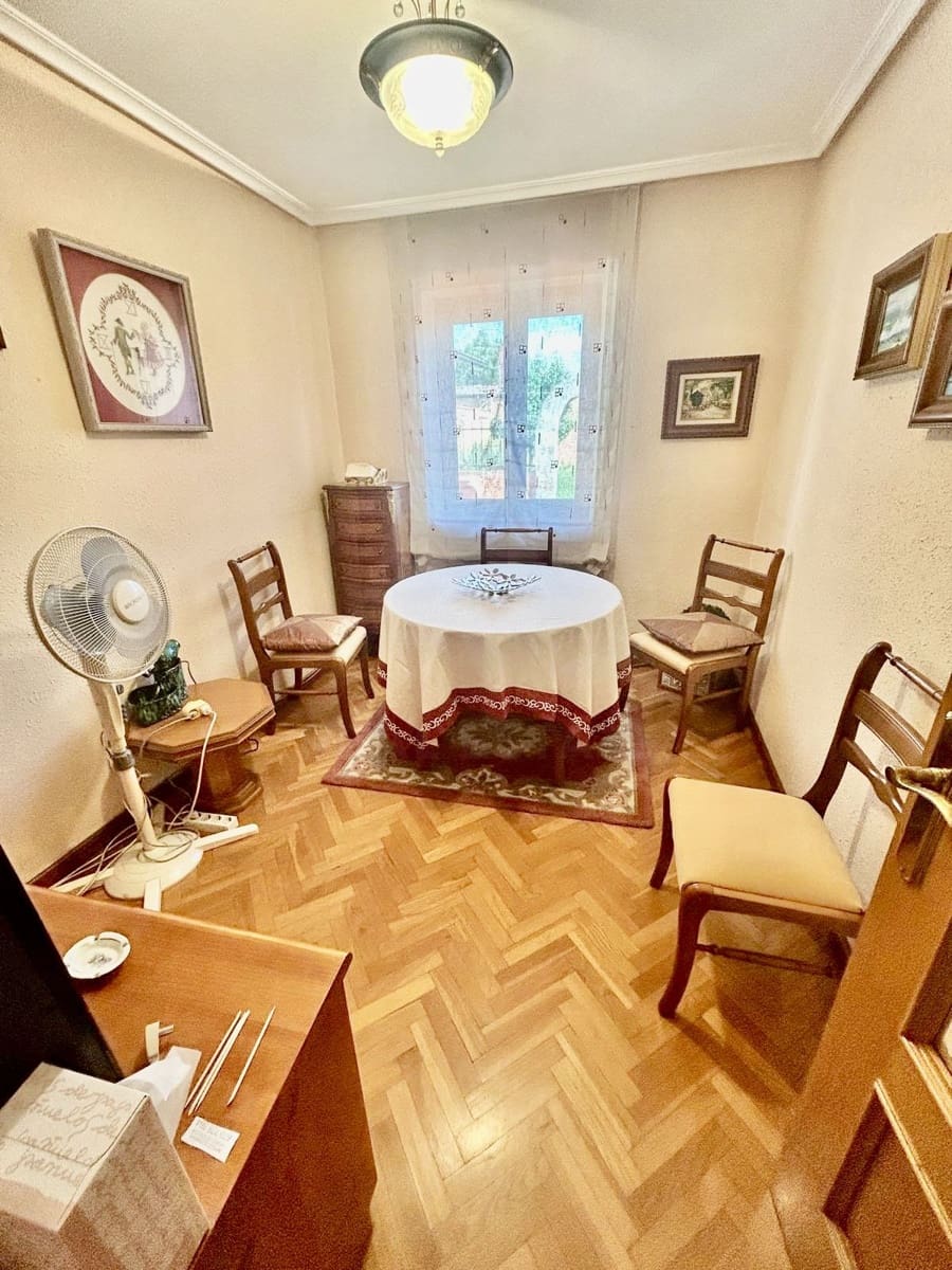 3 sypialnia Dom na sprzedaż w Miasto Leon - 99 000 € (Ref: 9989788)