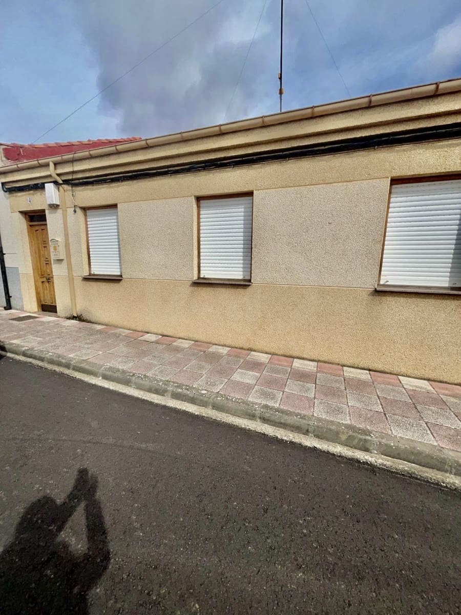 3 sypialnia Dom na sprzedaż w Miasto Leon - 99 000 € (Ref: 9989788)