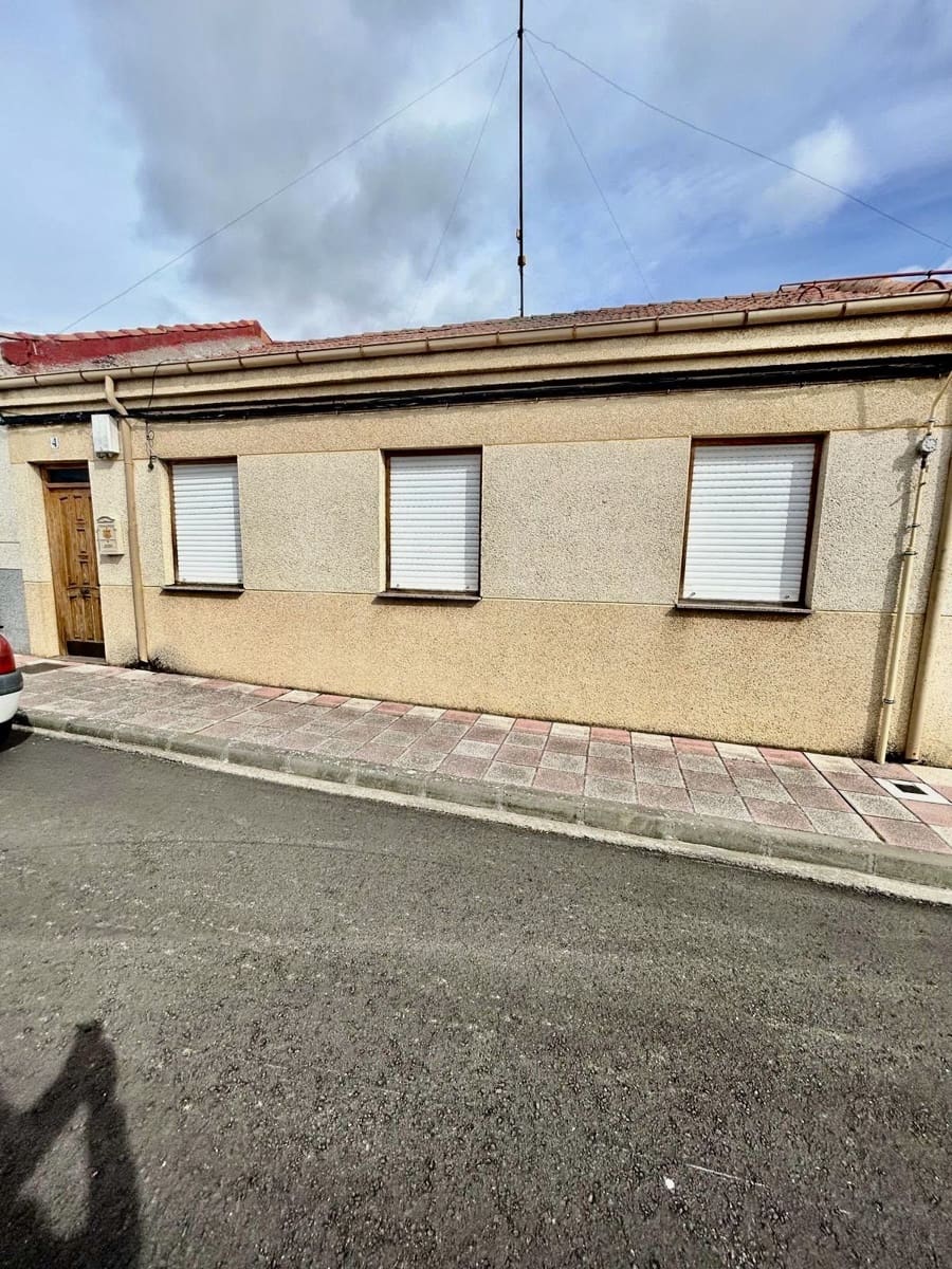 3 sypialnia Dom na sprzedaż w Miasto Leon - 99 000 € (Ref: 9989788)