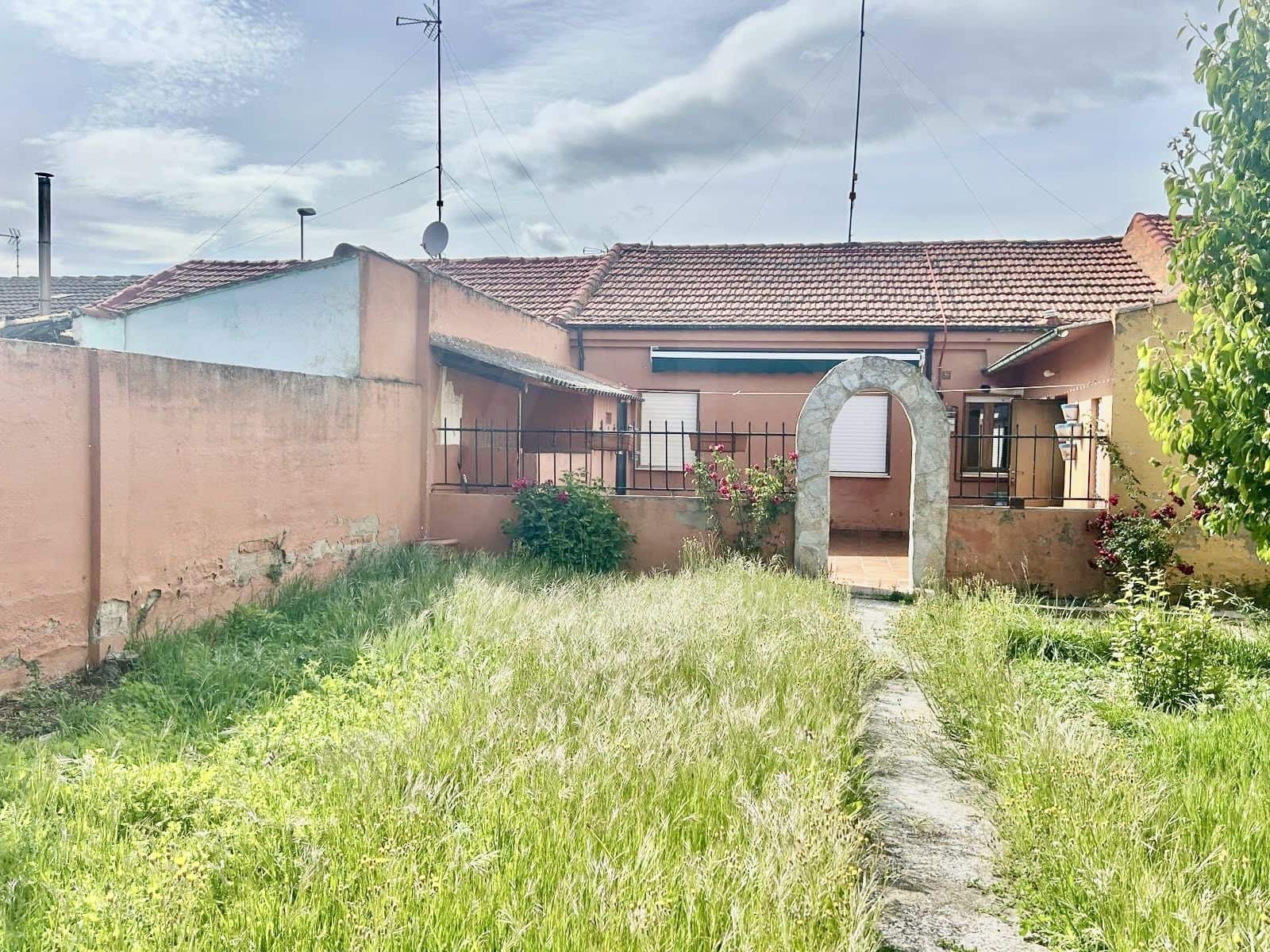3 sypialnia Dom na sprzedaż w Miasto Leon - 99 000 € (Ref: 9989788)
