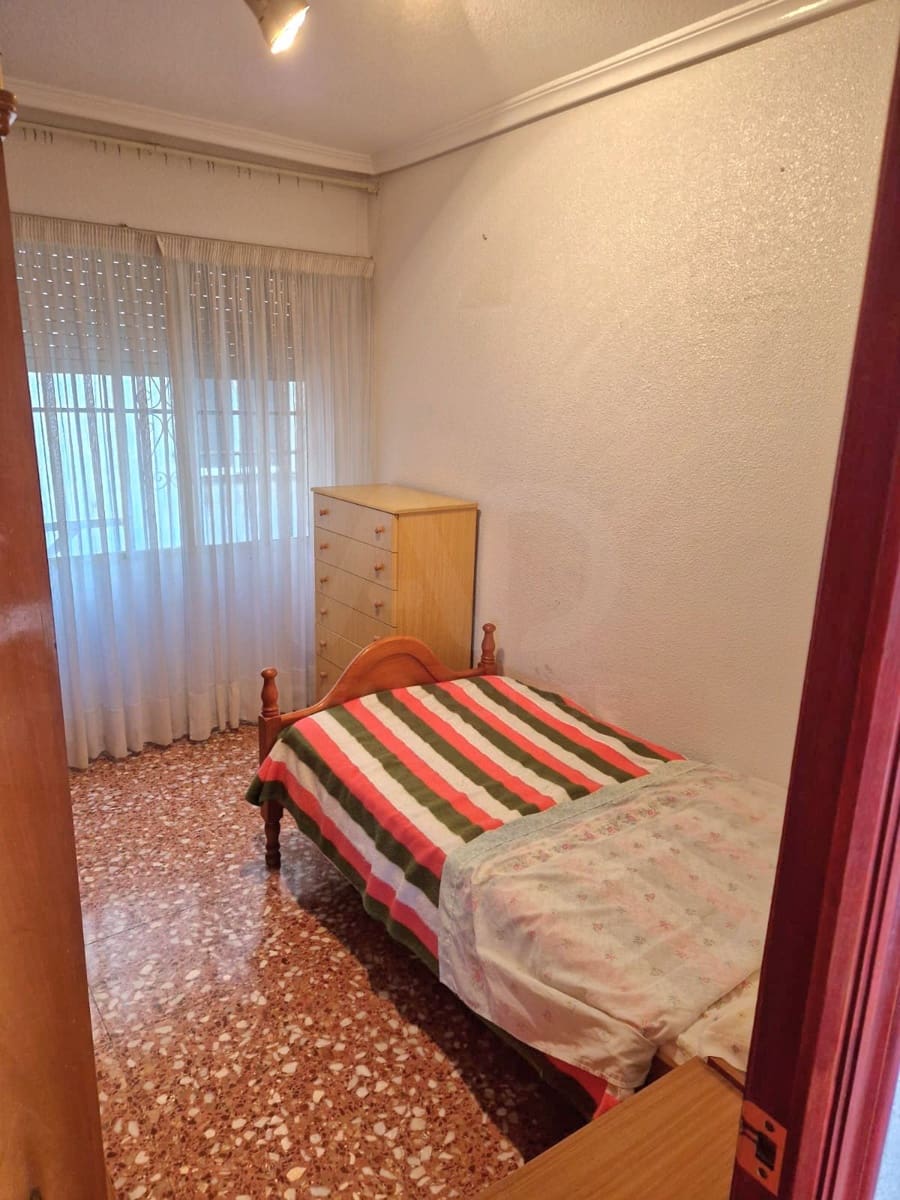 4 chambre Appartement à vendre à Alicante ville - 105 500 € (Ref: 9989790)