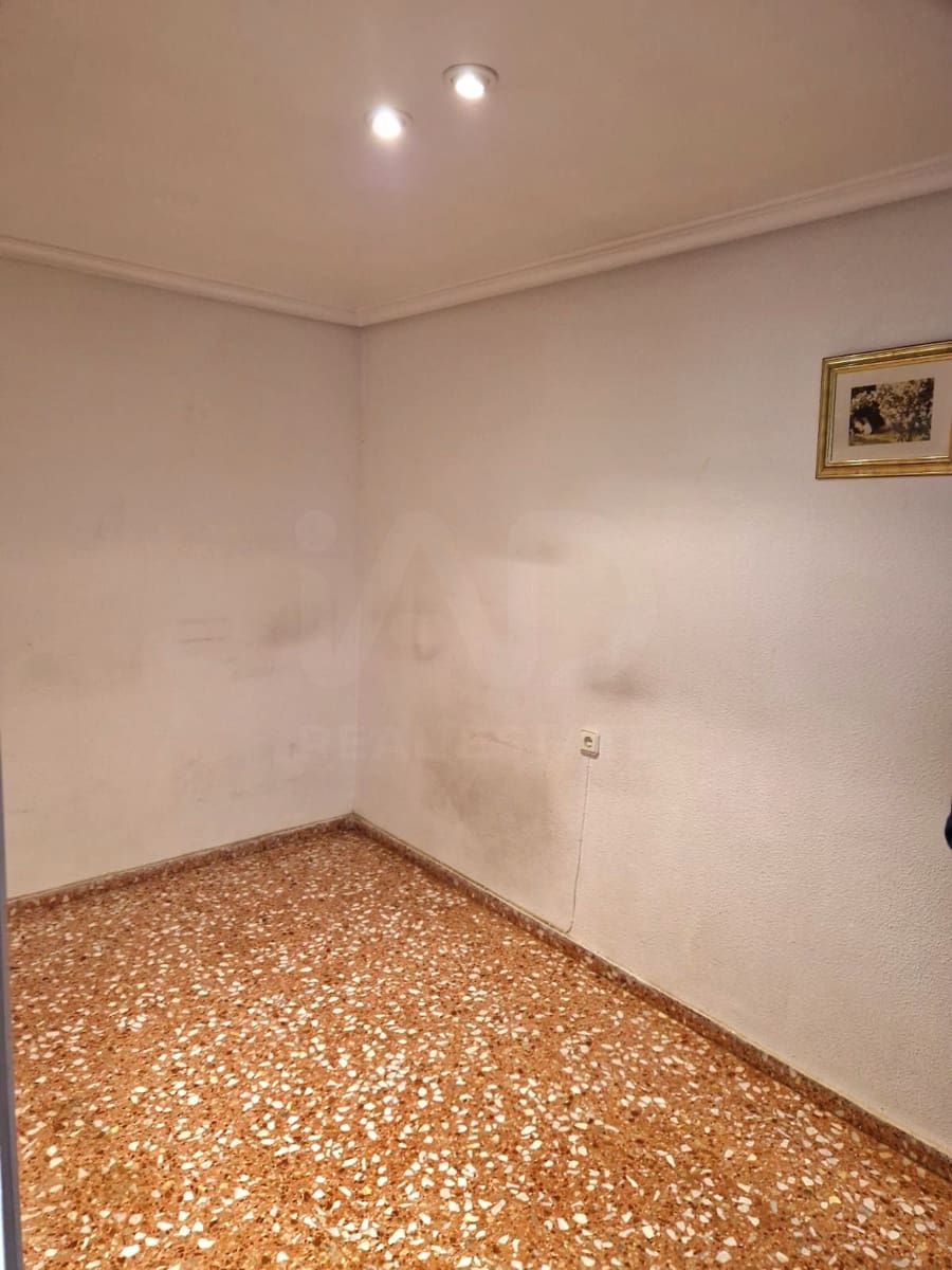 4 chambre Appartement à vendre à Alicante ville - 105 500 € (Ref: 9989790)